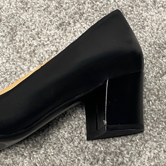 Black Caprice Leather Pump, 8.5M - Picture 12 of 12